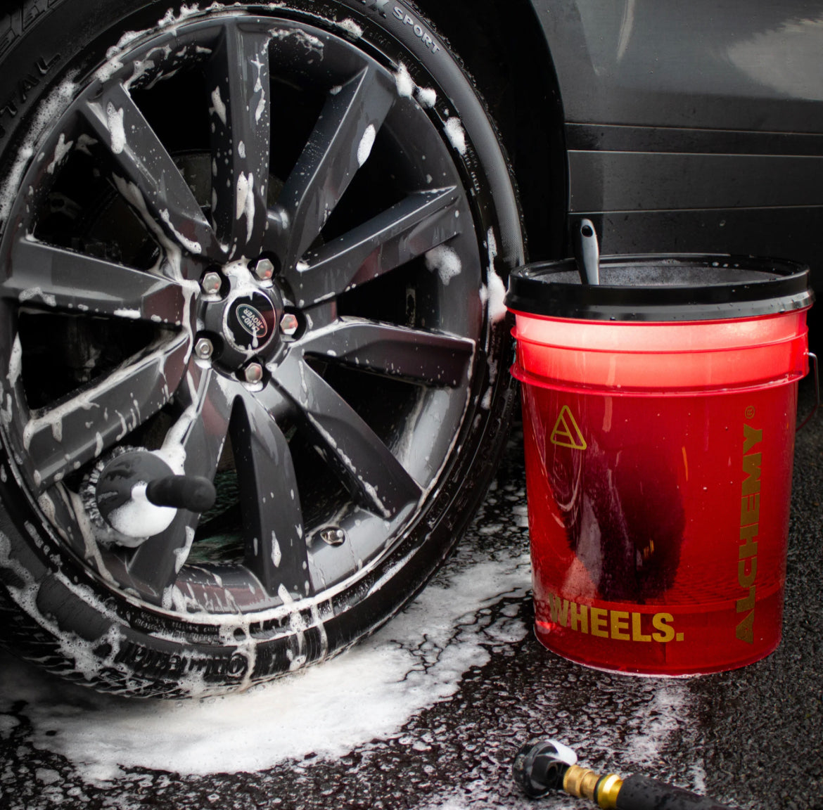 Alchemy - Transparent Red Wheels Bucket - Lid - Guard